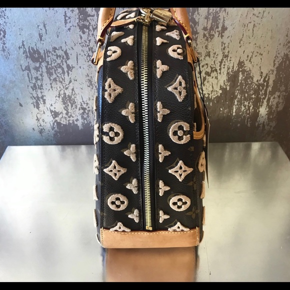 Beautiful limited edition LV bag - Picture 3 of 6